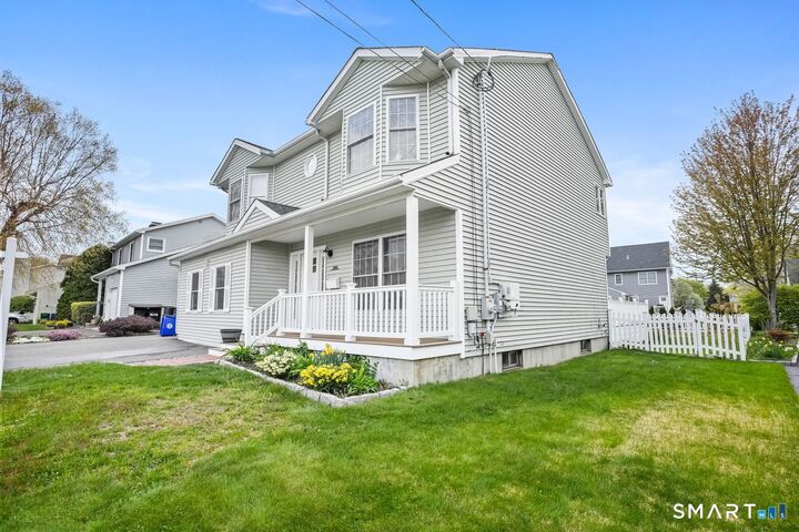 Property Photo:  295 York Street  CT 06615 