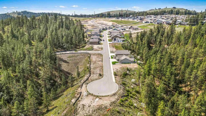 Property Photo: 5105 N Scenic Ln WA 99212