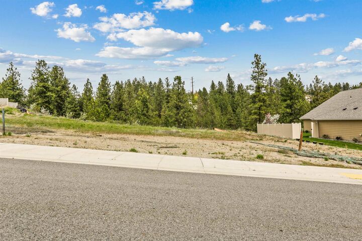 Property Photo:  5110 N Scenic Ln  WA 99212 