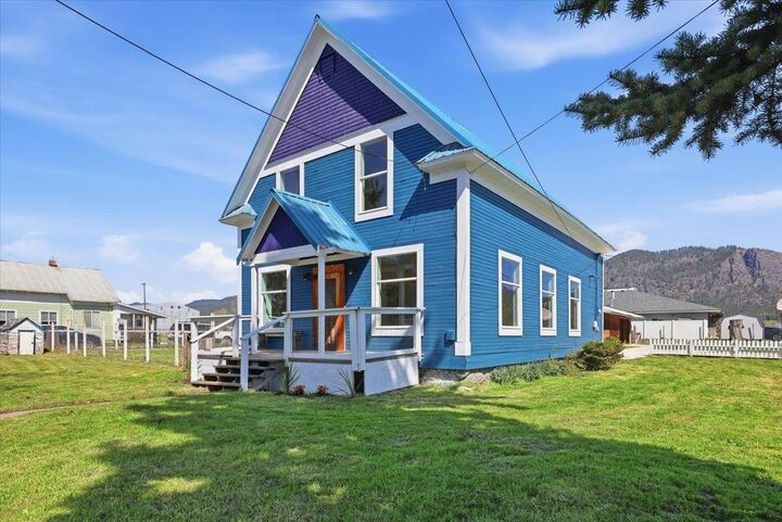 Property Photo:  707 S 2nd W St  WA 99109 