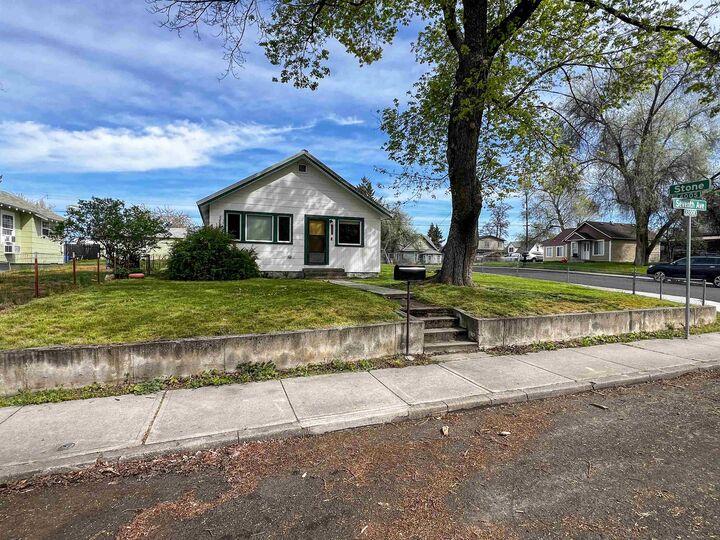 Property Photo:  2227 E 7th Ave  WA 99202 