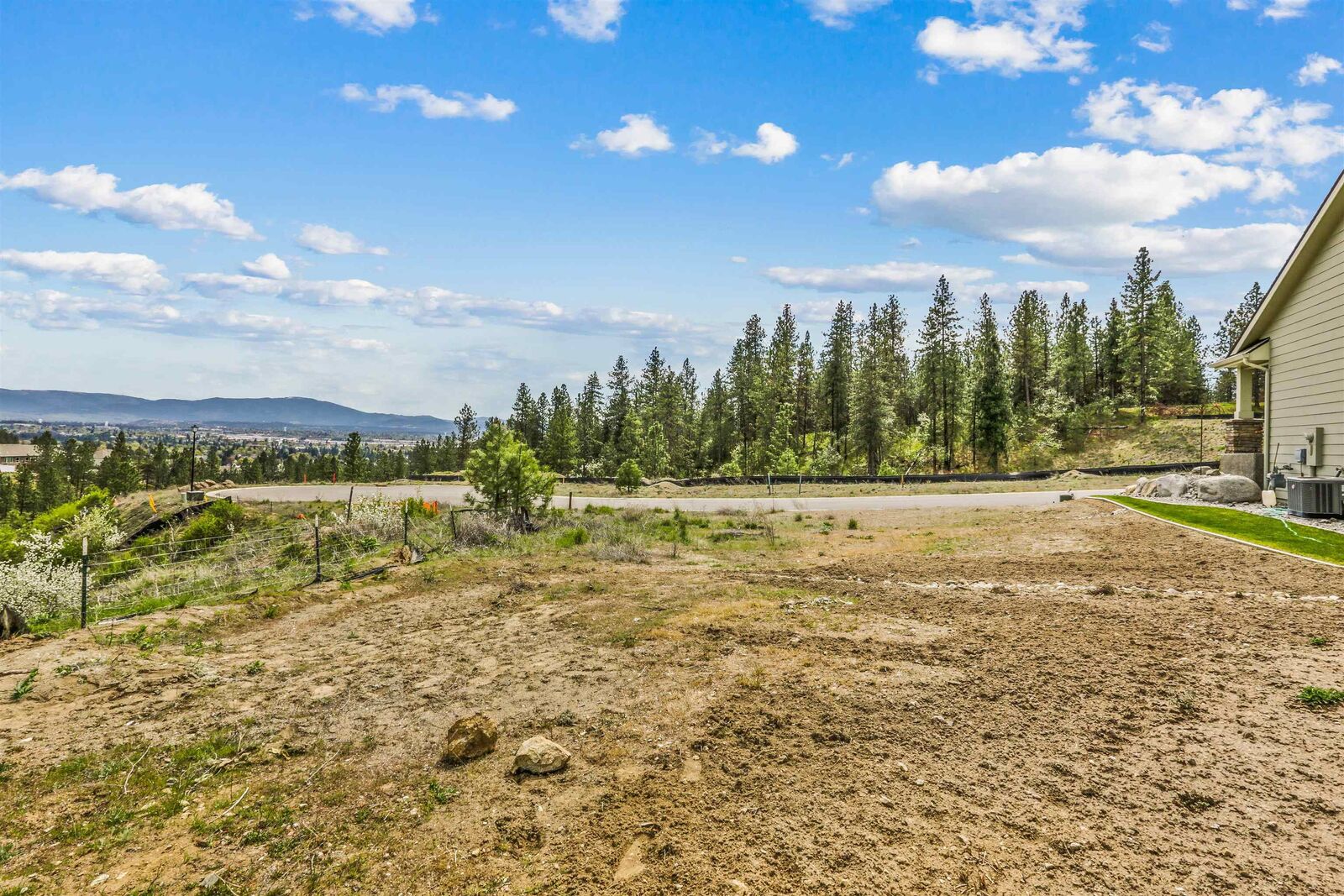 Property Photo:  5104 N Scenic Ln  WA 99212 