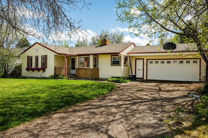 Property Photo:  936 Laclede Street  WY 82801 