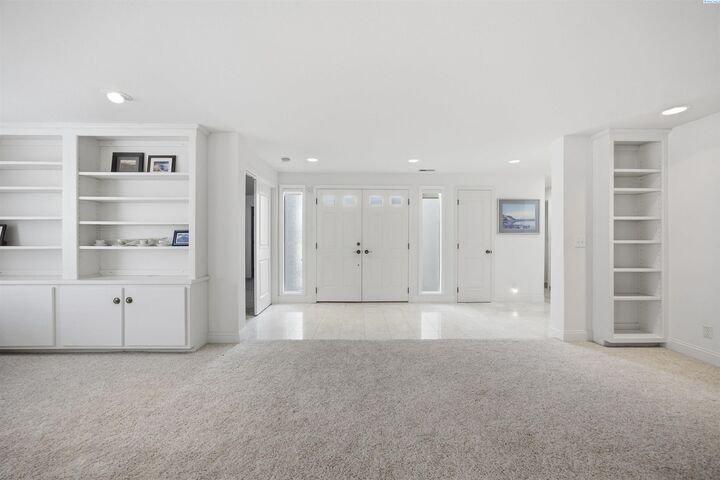 Property Photo:  2335 Snohomish Ave  WA 99354 