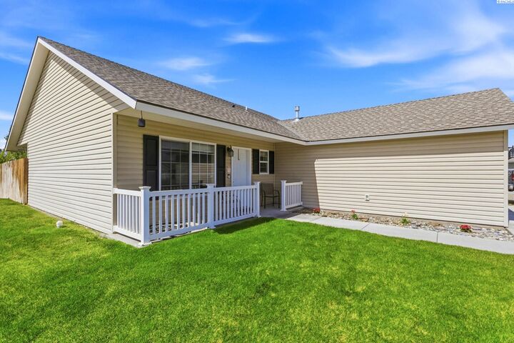 Property Photo: 5512 Leon Ct WA 99301