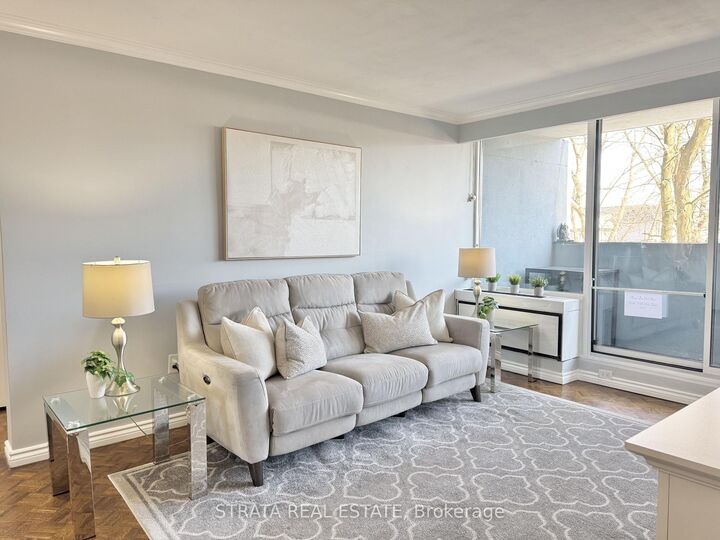 Property Photo: 3555 Bathurst Street 203 ON M6A 2Y8