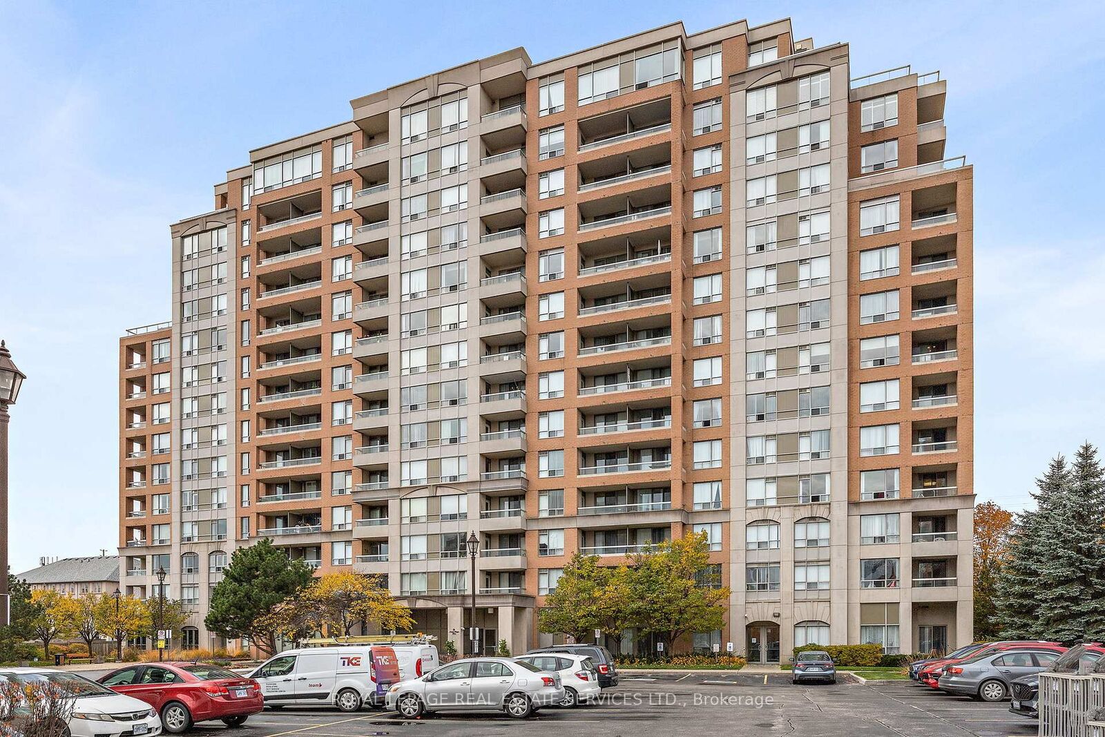 Property Photo: 9 Northern Heights Drive 101 ON L4B 4M5