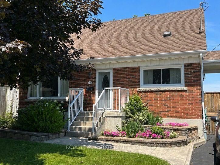 Property Photo: 129 Broker Drive ON L8T 2B9