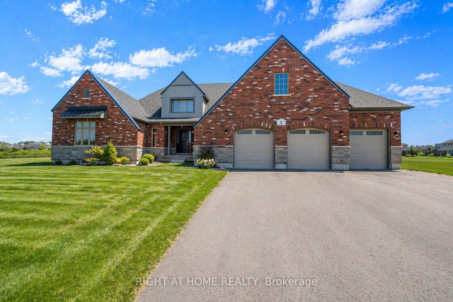 Property Photo: 5 Skyvue Crescent ON K0K 1L0