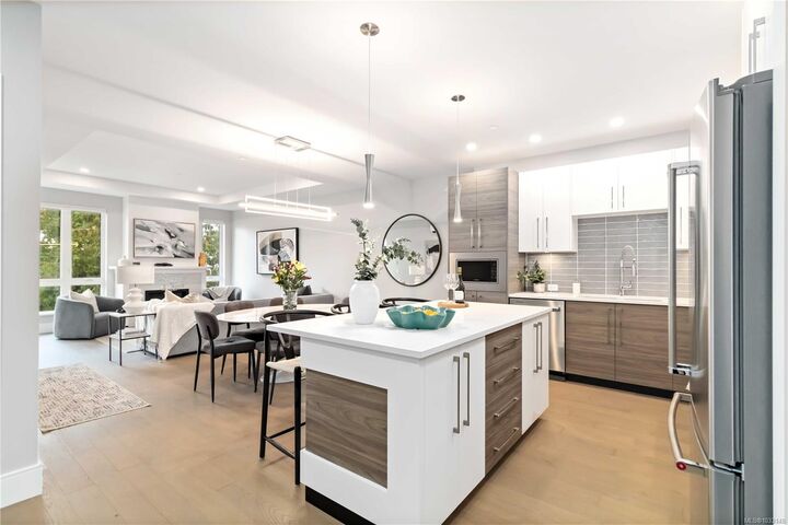 Property Photo: 990 Doumac Ave #305 BC V8Y 1M4