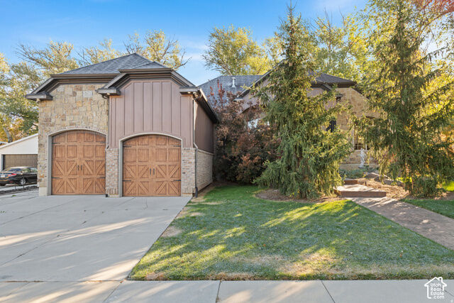 Property Photo: 10637 S Crescent Bend Dr UT 84070