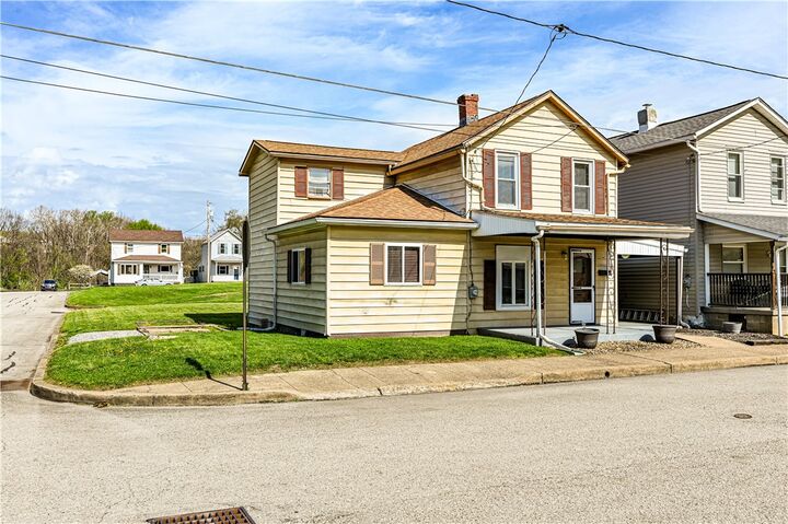 Property Photo:  4 Miller St  PA 15650 