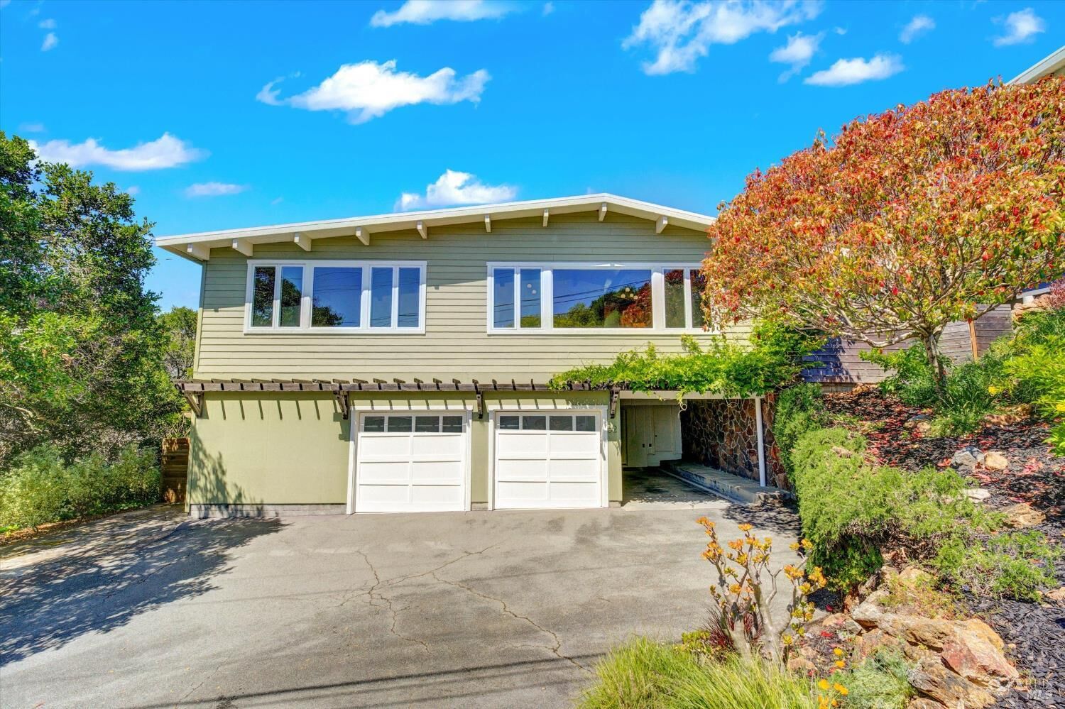 Property Photo:  52 Dorian Way  CA 94901 