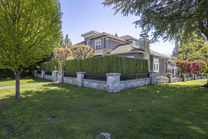 Property Photo: 738 W 54th Avenue BC V6P 1M4