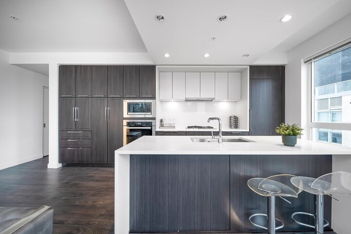 Property Photo:  6677 Cambie Street 505  BC V6P 0E6 