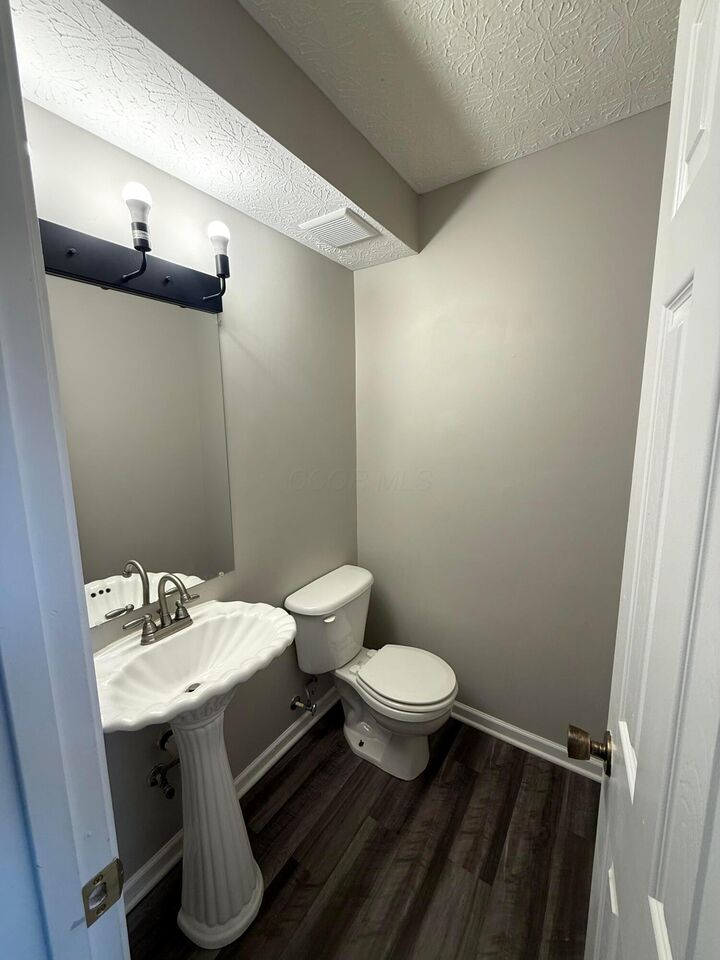 Property Photo:  6370 Bellinger Drive  OH 43119 