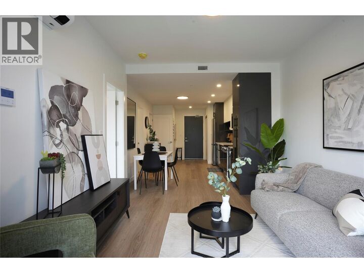 Property Photo: 1380 Pridham Avenue 214 BC V1Y 6B5