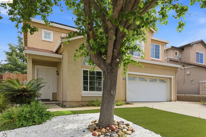 Property Photo:  2415 Crystal Way  CA 94531 