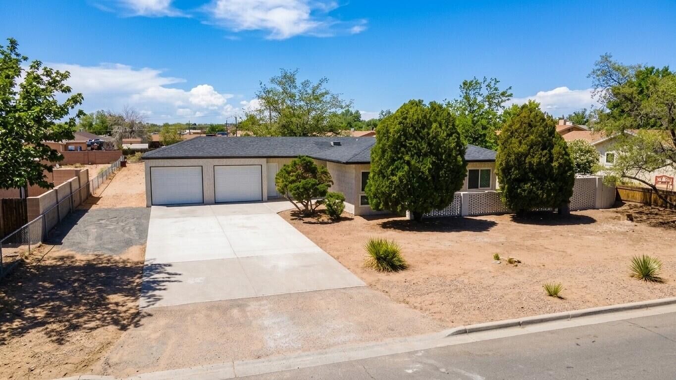 Property Photo: 1621 37th Street SE NM 87124