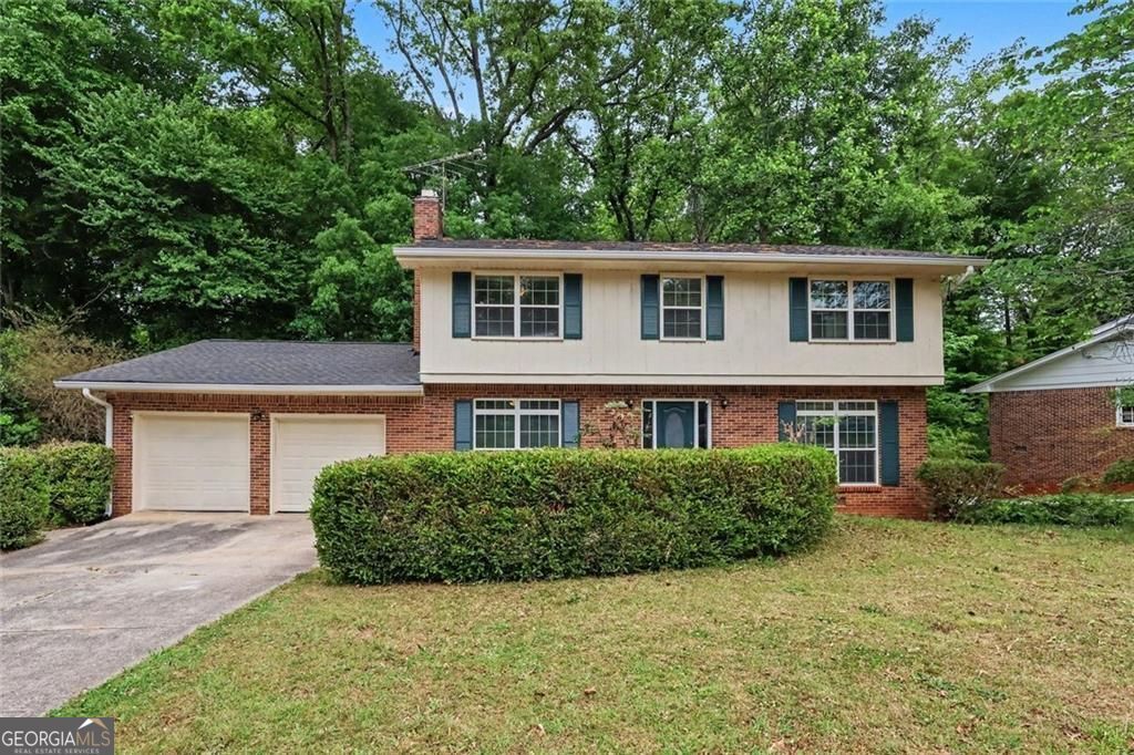 Property Photo:  968 Abingdon Court  GA 30083 