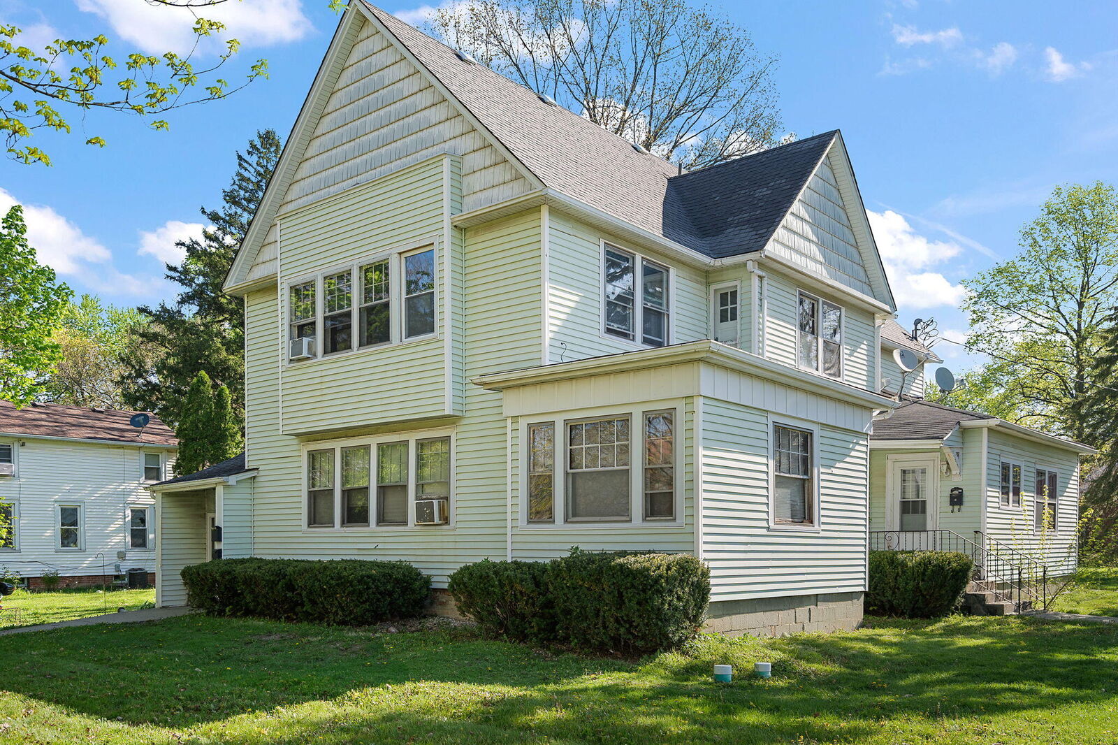 Property Photo:  324 S Main Street  IN 46307 