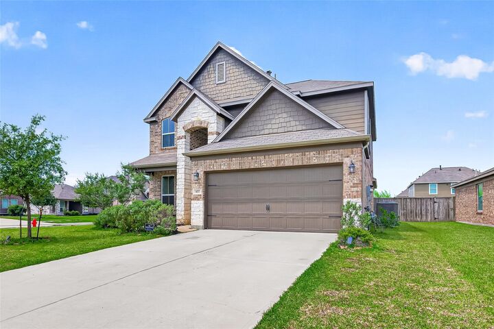 Property Photo:  107 Sawmill Ridge Road  TX 77583 