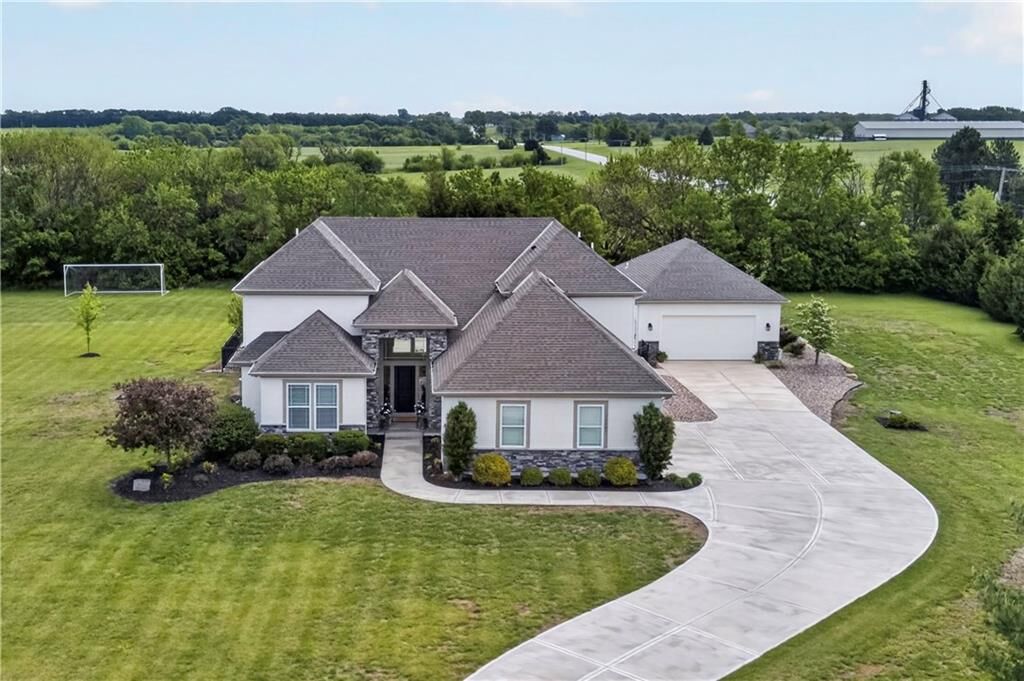 Property Photo: 15063 Canton Road KS 66030