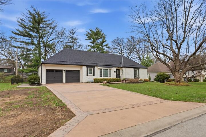 Property Photo:  3600 W 84th Terrace  KS 66206 