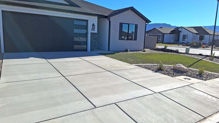 Property Photo:  1054 N Olesia St  UT 84721 