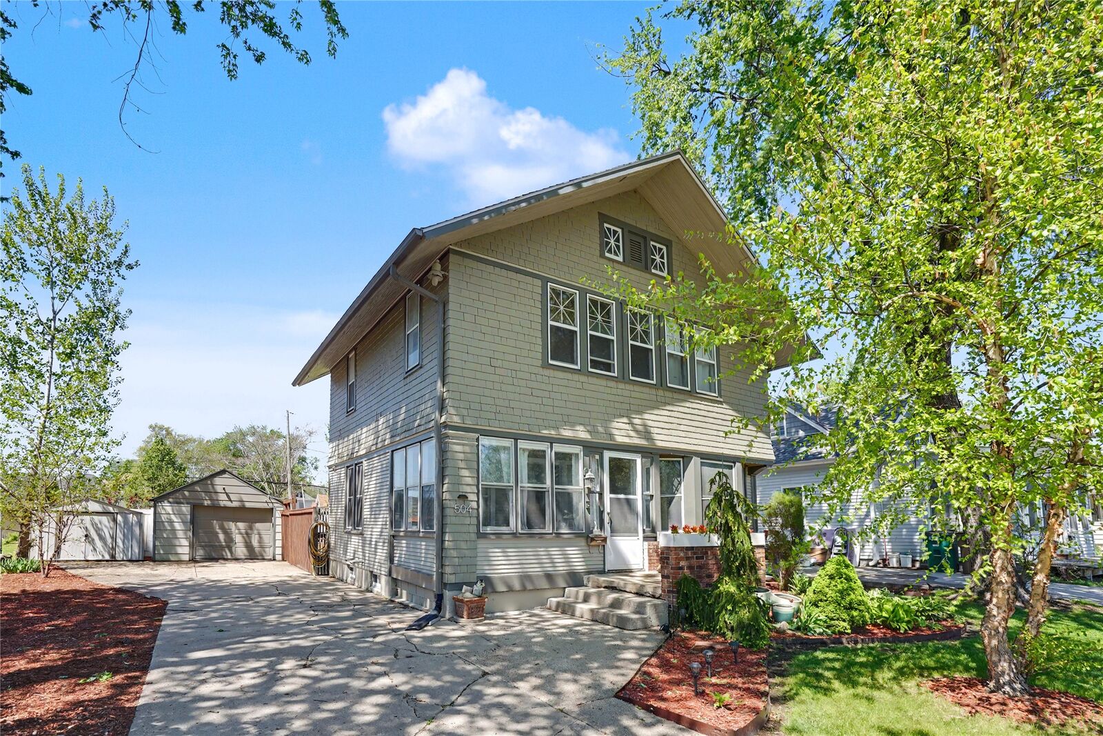 Property Photo:  504 4th Street  IA 50265 