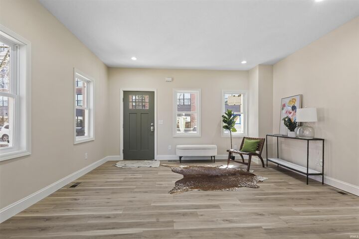 Property Photo:  816 Lavina Street  IN 46802-4029 