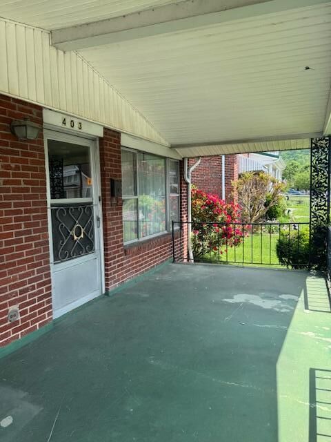 Property Photo:  403 E Mound Street  KY 40831 