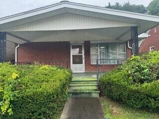 Property Photo:  403 E Mound Street  KY 40831 
