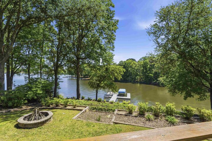 Property Photo:  118 Hickory Point Drive  GA 30625 