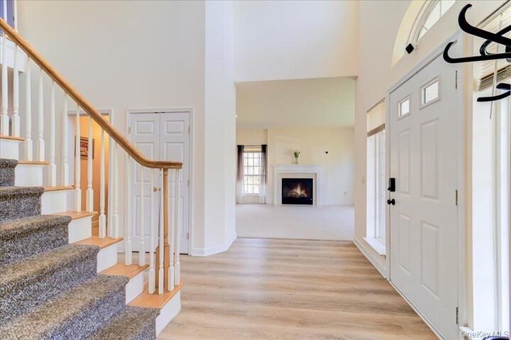 Property Photo:  21 Alder Way  NY 12590 