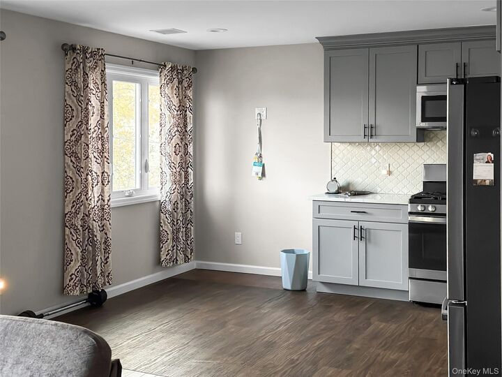 Property Photo:  84 Commonwealth Avenue  NY 11566 