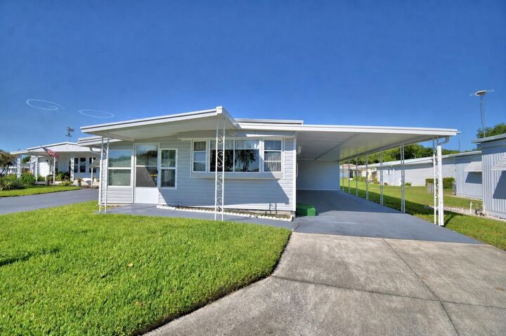 Property Photo:  117 Holiday Lane  FL 33823 