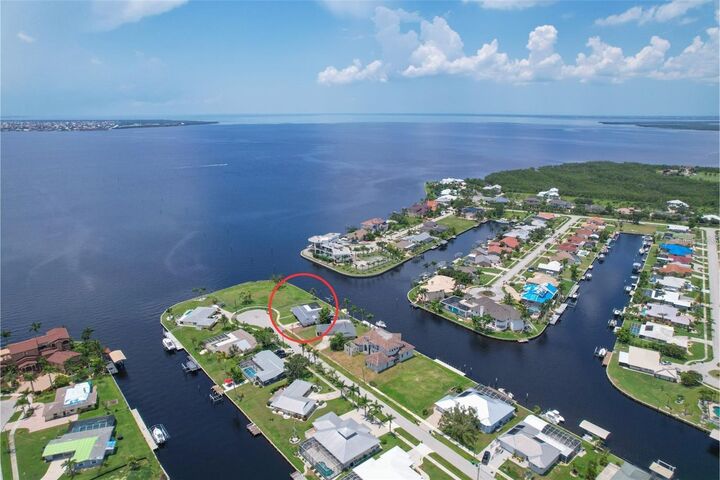 Property Photo:  258 Beeney Road SE  FL 33952 