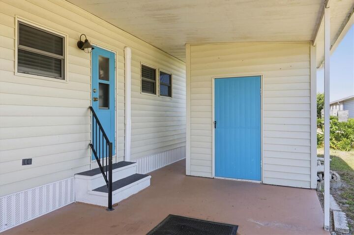 Property Photo:  1107 44th Avenue Drive E  FL 34222 