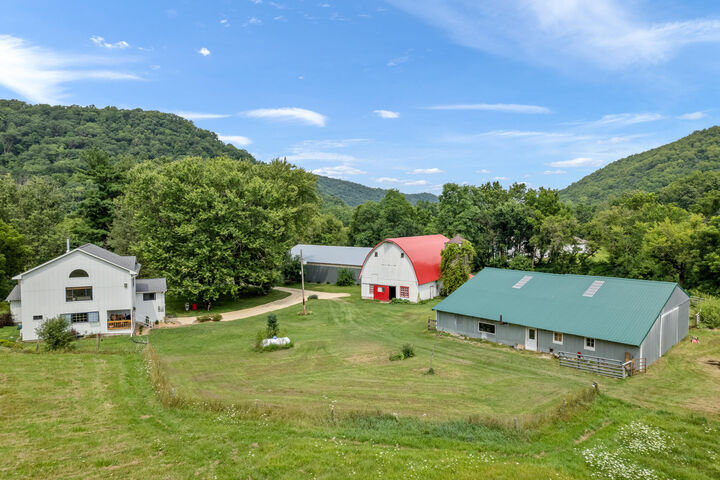 Property Photo:  36415 Homer Valley Ln  MN 55987 