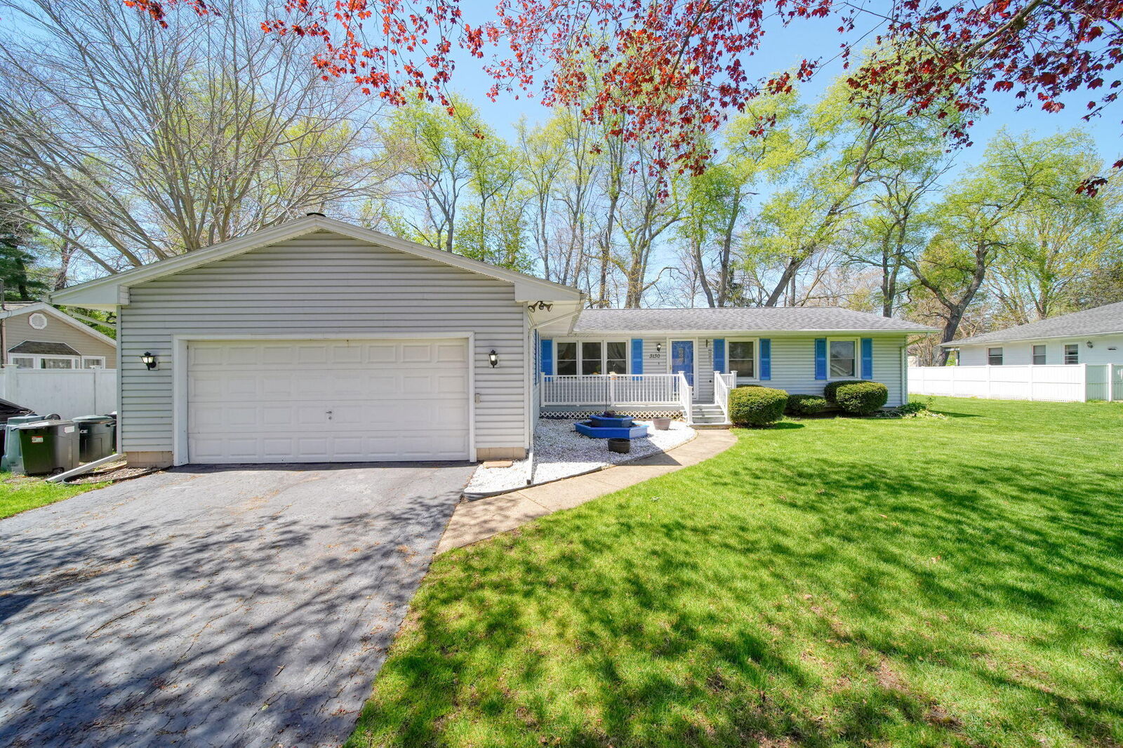 Property Photo:  3130 Daggitt Drive  MI 49283 