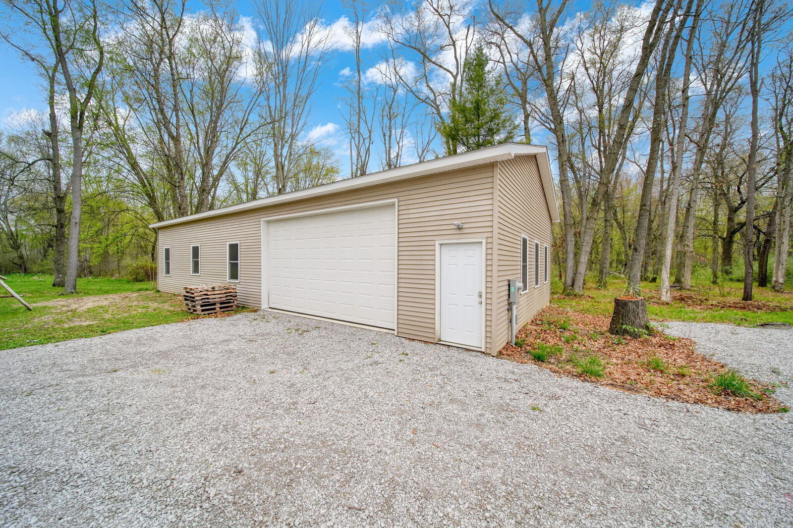 Property Photo: 5576 S M 52 MI 49285