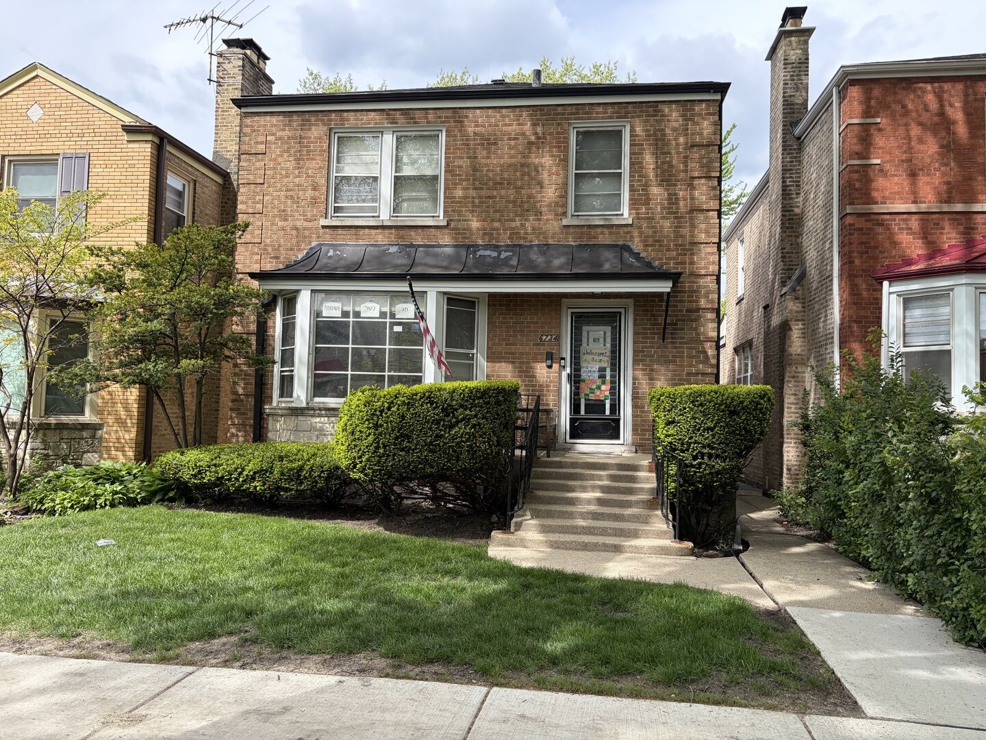 Property Photo:  6734 N Mozart Street  IL 60645 