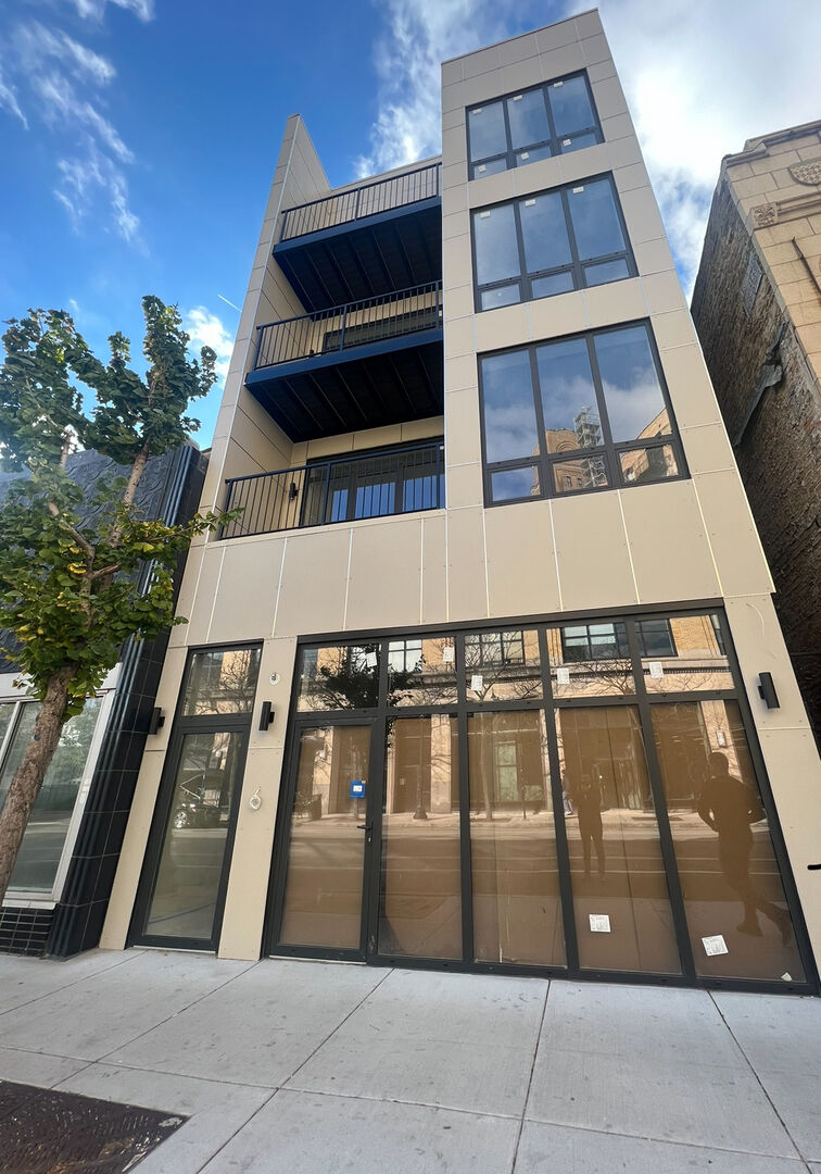 Property Photo:  3244 N Lincoln Avenue 2E  IL 60657 