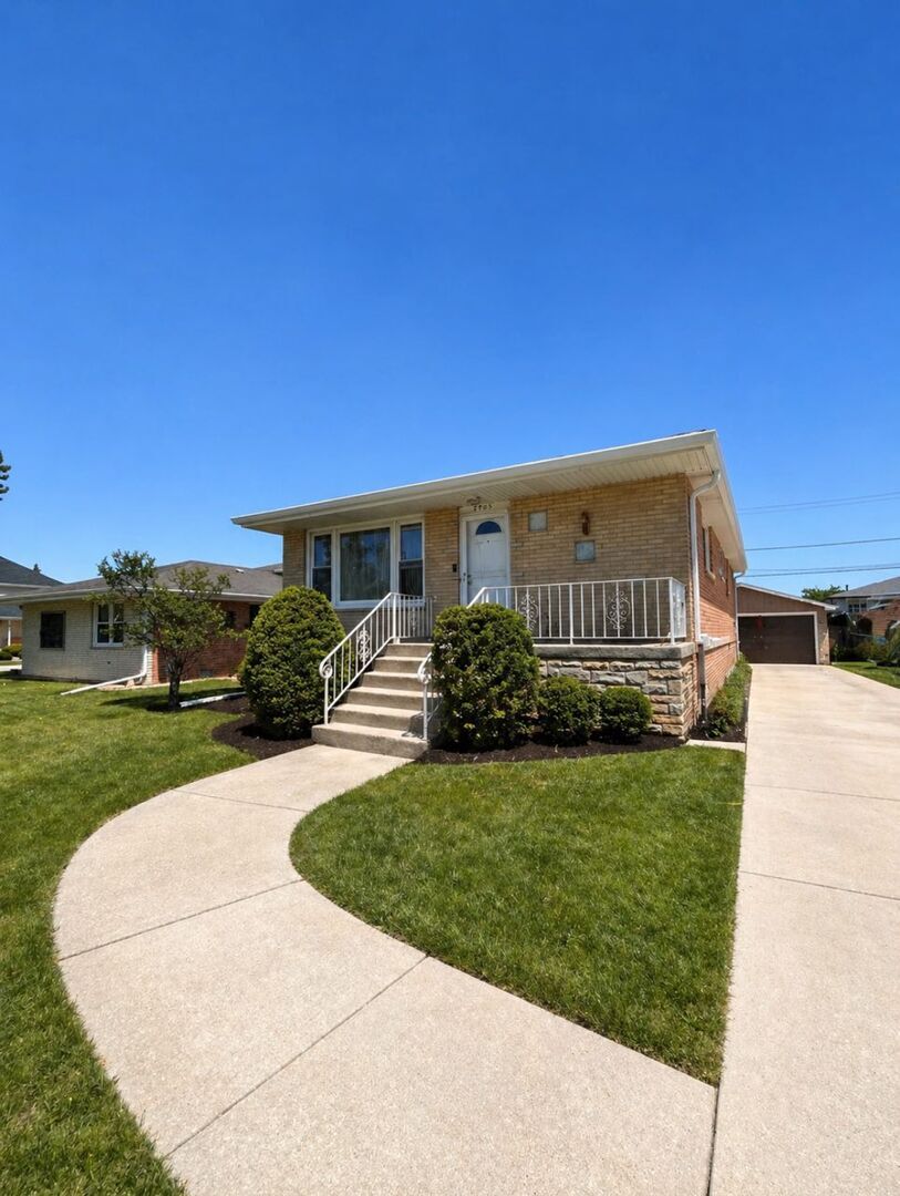 Property Photo:  8405 Melvina Avenue  IL 60459 