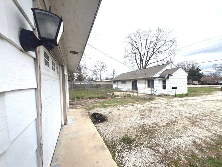Property Photo:  17W452 Butterfield Road  IL 60181 