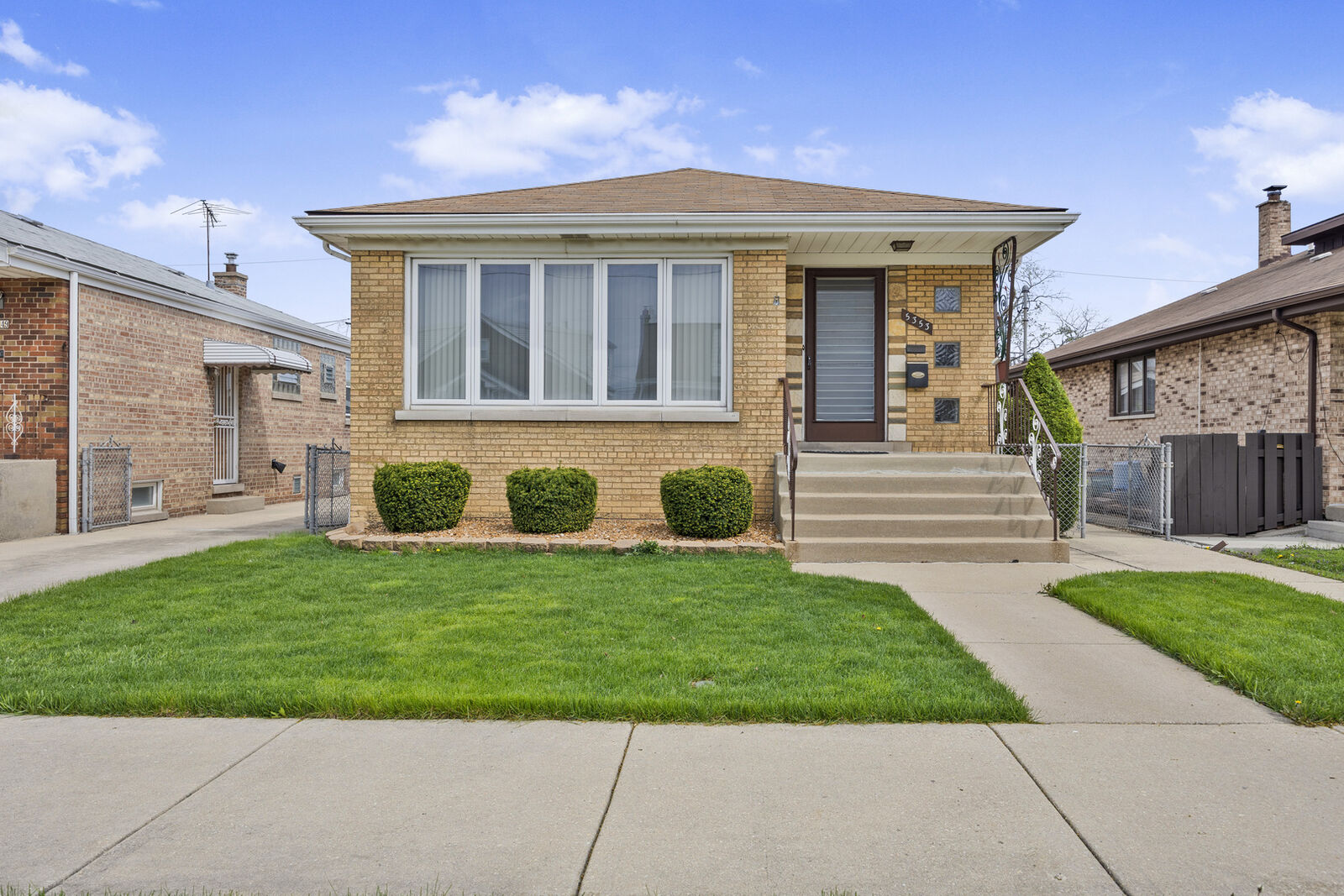 Property Photo:  5353 S Moody Avenue  IL 60638 