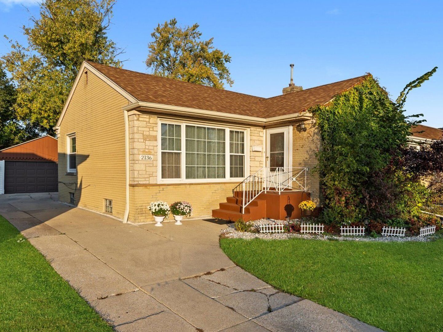 Property Photo:  2136 Bristol Avenue  IL 60154 