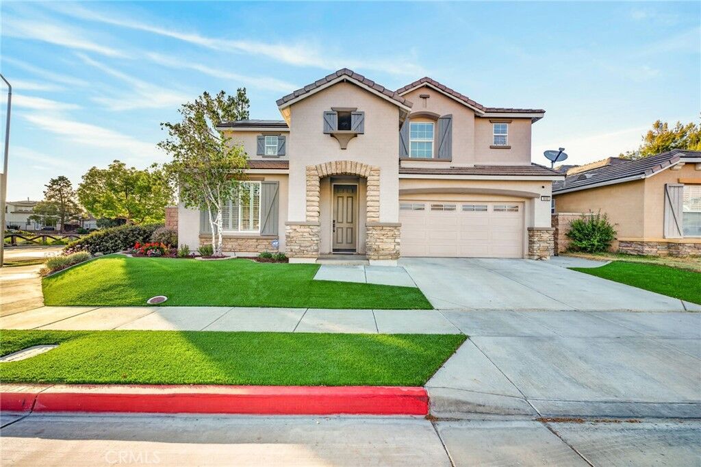 Property Photo:  1640 Red Clover  CA 92545 