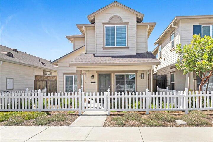 Property Photo:  12833 Rogge Village Loop  CA 93906 